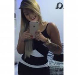 Ana Sena do Rio de Janeiro RJ traindo o namorado e caiu no whatsapp