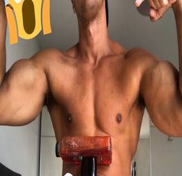 Diego Barros mitou mais uma vez ao equilibrar vidros de shampoo no Pau